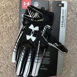 Under Armour football gloves